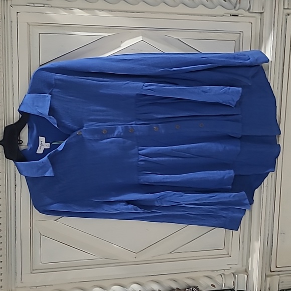 Umgee Tops - Umgee Blue Button-up High-Low Top